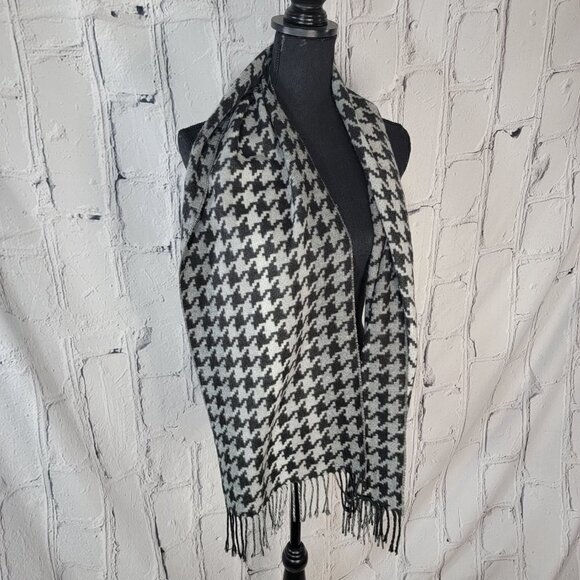 V. Fraas Cashmink Houndstooth Scarf Super Soft‎ Made in Germany Chic Classy OS - Picture 2 of 3